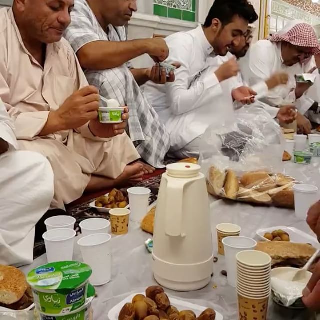It's Pogba Again during Umrah. This time having Iftaar in Medina